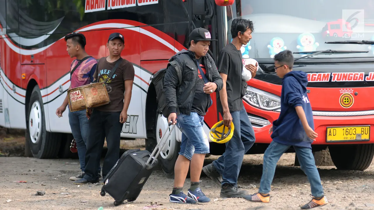 H-6 Lebaran, Calon Pemudik Padati Terminal Bayangan Lebak Bulus