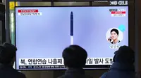 Tes ICBM pertama Korea Utara dalam sebulan dan tes senjata ketiga minggu ini juga dilakukan ketika pasukan Korea Selatan dan A.S. melanjutkan latihan militer bersama yang dianggap Pyongyang sebagai latihan untuk menyerang. (AP Photo/Ahn Young-joon)