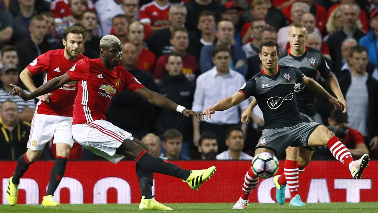 Manchester United bertemu Southampton di Liga Inggris, Agustus 2016. Kedua tim akan kembali bertemu di final Piala Liga Inggris. 