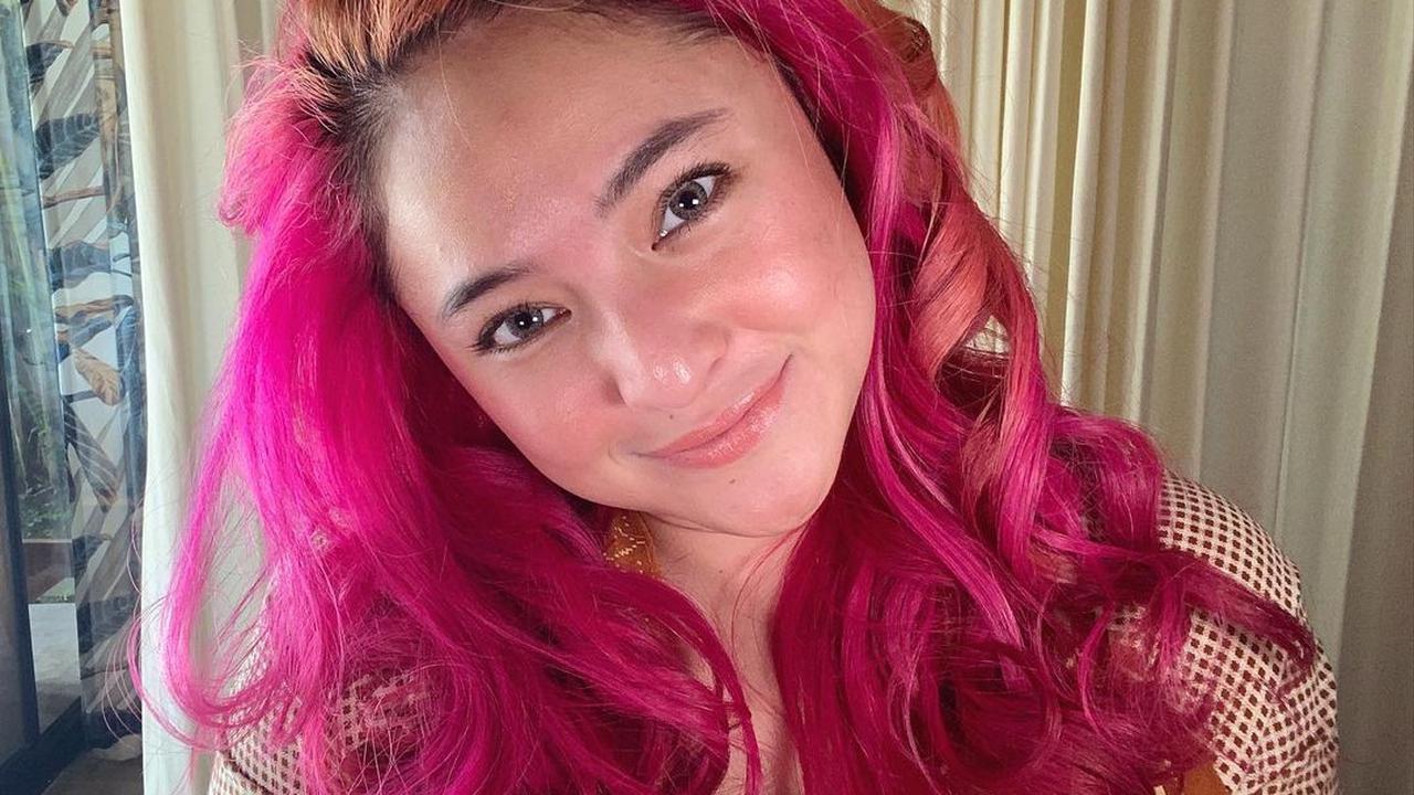 6 Potret Penampilan Baru Marshanda dengan Rambut Pink, Banjir Pujian