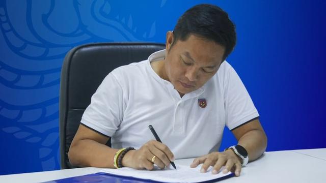 Myo Hlaing Win - Timnas Myanmar