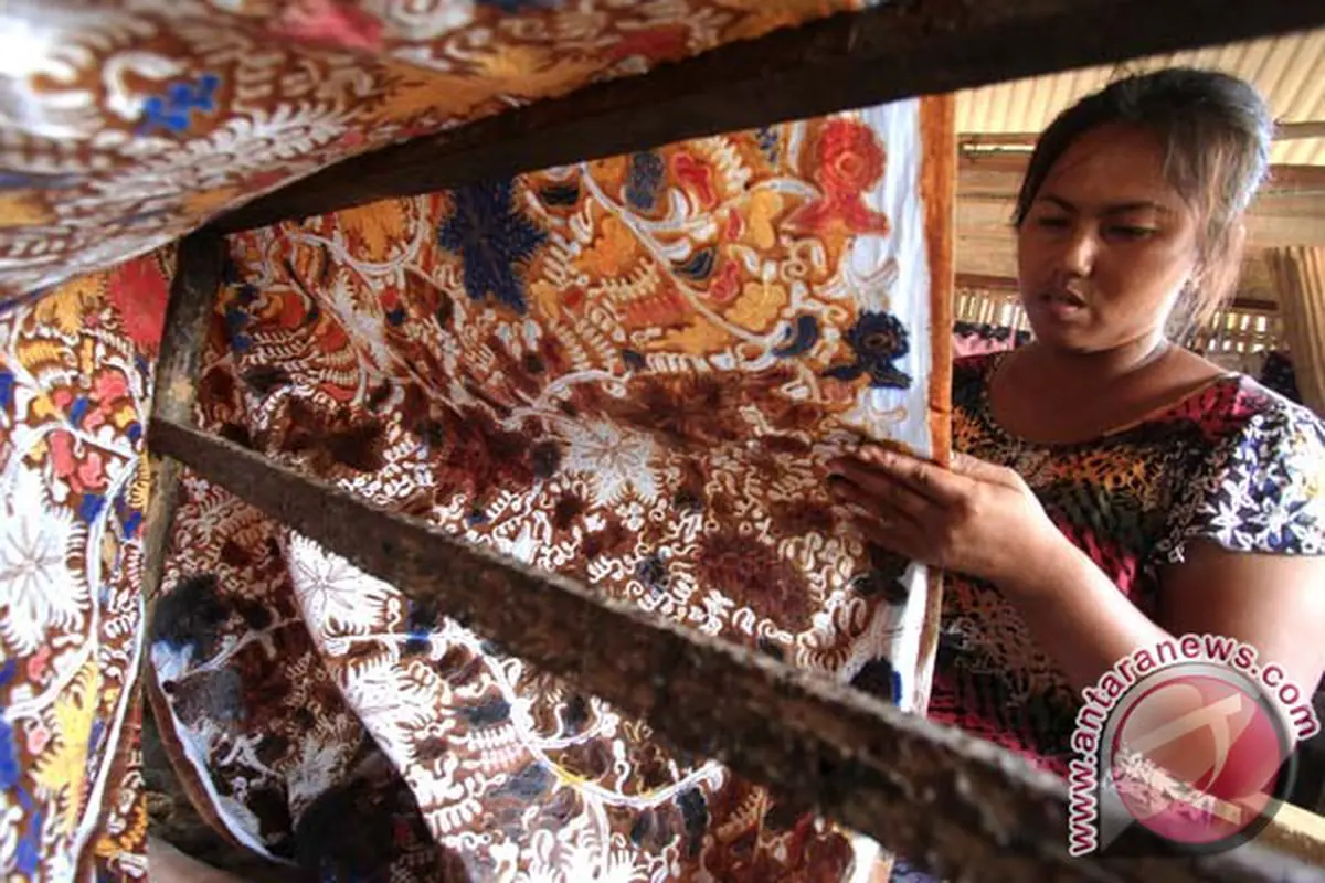 Lestarikan Batik, Perajin Batik Buat Motif Bertema Cerita Anak