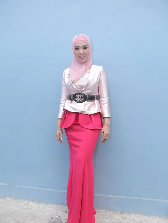 Setelah dinyatakan cerai dengan Lucky Hakim, Tiara Dewi mengaku lega. Pasalnya, masalah rumah tangganya ini sempat membuatnya sakit. Tiara kini resmi menjadi janda yang kedua kalinya. (Nurwahyunan/Bintang.com)