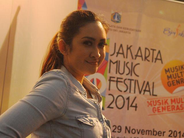 Manggung Lagi Nafa Urbach Deg Deg Serr Showbiz Liputan6 Com
