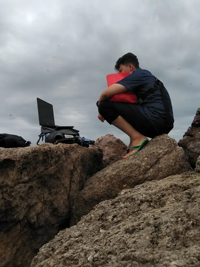 6 Curhatan Orang Kuliah Online di Lokasi Terandom Ini Bikin Tepuk Jidat