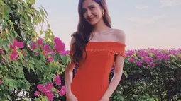 Bila diperhatikan, tubuh Mikha Tambayong semakin ramping saja. Tak konsumsi nasi menjadi rahasia Mikha mendapatkan tubuh idealnya. Perempuan kelahiran 15 September 1994 ini kian pancaran aura cantiknya. Foto Mikha Tambayong yang langsing ini mencuri perhatian. (Liputan6.com/IG/@miktambayong)