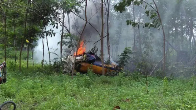 Lokasi jatuhnya pesawat tempur  di Telogowono, Tegaltirto, Berbah, Sleman Daerah Istimewa Yogyakarta. Hingga siang ini, masih menjadi tontonan warga.