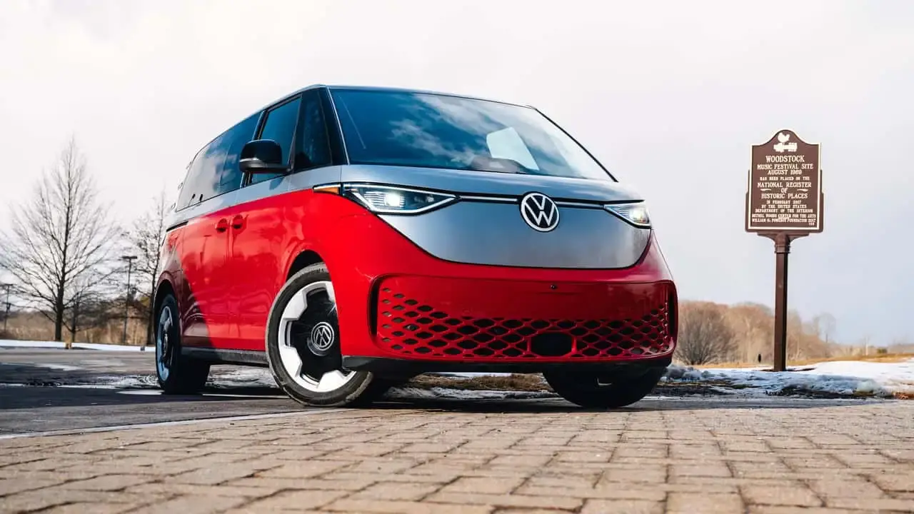 Estetika Retro Modern Volkswagen ID. Buzz di Situs Bersejarah Woodstock