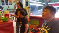 Punya Lapak Sederhana, Ini 7 Potret Adul Banting Setir Jualan Pecel Lele