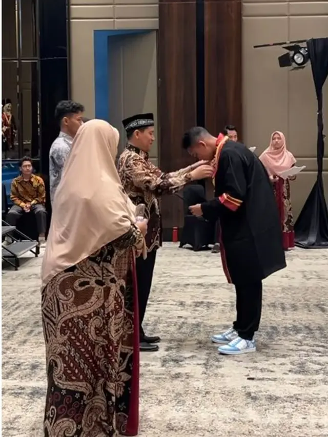 6 Momen Ammar Adik Azizah Salsha Wisuda Kelulusan SMA, Banjir Ucapan Selamat