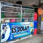 Kedai Es Dolay, salah satu jajanan kaki lima legendaris di Kabupaten Purwakarta. Foto (Liputan6.com/Asep Mulyana)