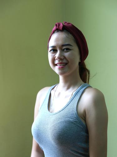 Busana Tipis Aura Kasih Yang Menggoda News Entertainment Fimela Com