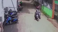 Pakai Seragam Sekolah, Tiga Pemuda Curi Motor Pekerja Bangunan di Masjid Syekh Yusuf Gowa