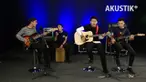 Appolo Ape menyuguhkan musik yang asyik untuk para pecinta musik pop alternatif. Hanya di Akustik Plus!