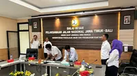 PT Hutama Karya (Persero) mengantongi kontrak baru untuk membangun jalan di Jawa Timur. Proye garapan jalan ini menelan dana sekitar Rp 201,63 miliar.