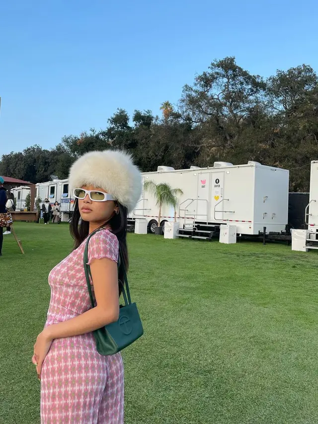 6 Gaya Kece Vanntey Heng yang Kekinian Banget, Pacar Rich Brian