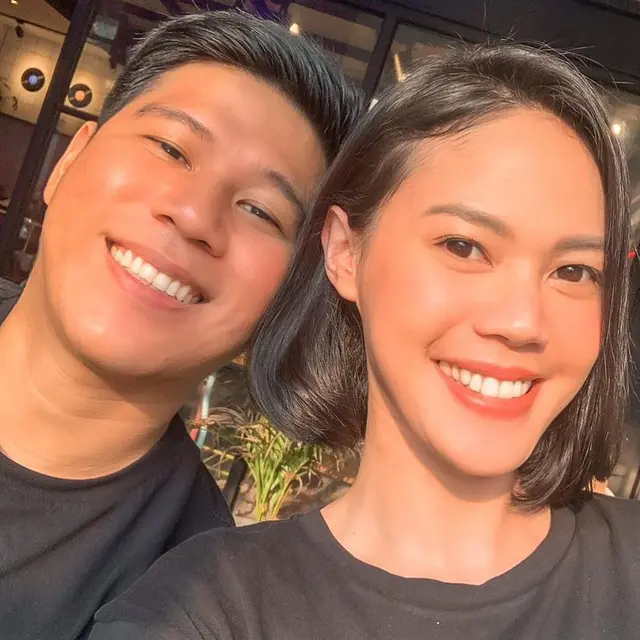 Makin Mesra Ini 7 Potret Terbaru Kemesraan Della Dartyan dan Nino RAN