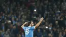 Pemain Napoli Gonzalo Higuain merayakan golnya ke gawang Inter Milan pada lanjutan liga Italia Serie A di Stadion San Paolo, Naples,Selasa(1/12/2015) dini hari WIB. Napoli menang 2-1. (REUTERS/Ciro De Luca) 