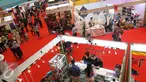 Suasana pameran INACRAFT 2016 di JCC Jakarta, Rabu (20/4). Pameran kerajinan Indonesia tersebut diharapkan dapat menembus pasar Internasional dengan peningkatan kualitas serta pemasaran yang inovatif. (Liputan6.com/Angga Yuniar)