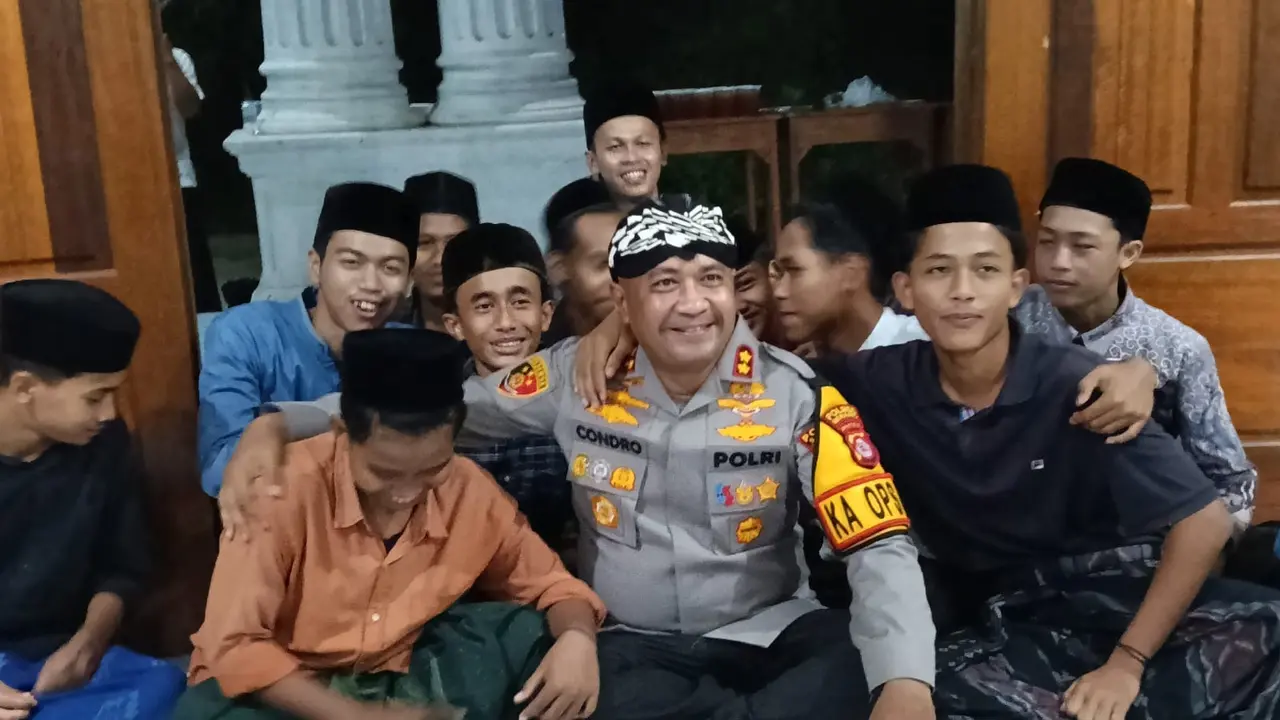 Kapolres Serang, AKBP Condro Sasongko, Buka Puasa Bersama Santri. (Senin, 10/03/2025). (Polres Serang).