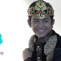 Angga Aldi Yunanda mendapatkan pujian dari Amanda Manopo saat menggunakan kostum pangeran.