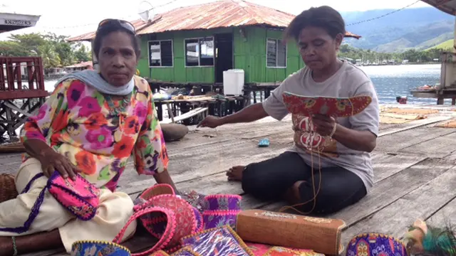 Kampung Asei Jayapura, Surganya Pelukis Kulit Kayu