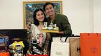 Felicya Angelista dan Caesar Hito menikah pada 9 Januari 2021 lalu. Di tahun inilah, Felicya pertama kali merayakan ulang tahun Hito sebagai pasangan suami istri. Lahir pada 27 Mei 1993, momen ultah Hito tahun itu tentunya sangat istimewa. Kebahagiaan Hito bertambah karena kala itu Feli sedang hamil anak pertama. (Liputan6.com/IG/@felicyangelista_)