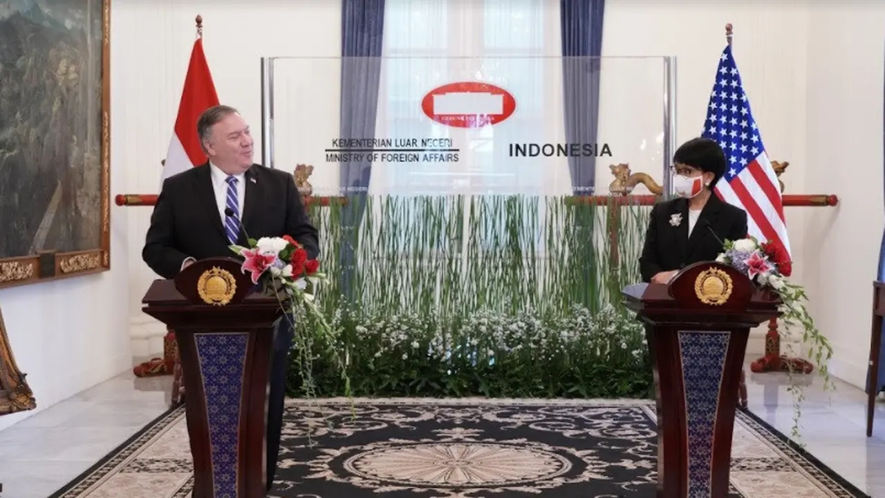 Menlu RI Retno Marsudi dan Menlu AS Mike Pompeo dalam press briefing pada 29 Oktober 2020. (Photo credit: Kementerian Luar Negeri RI)