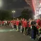 Antrean suporter Timnas Indonesia memadati Stadion Utama Gelora Bung Karno (SUGBK) jelamg laga Kualifikasi Piala Dunia 2026 kontra Vietnam pada Kamis (21/3/2024). (Liputan6.com/Melinda Indrasari)