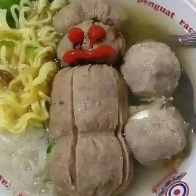 6 Tingkah Kocak Orang Makan Bakso di Tempat Ini Bikin Penjual Geleng Kepala