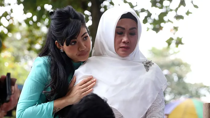 [Bintang] Keluarga Julia Perez