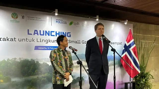 Menhut Raja Juli Antoni