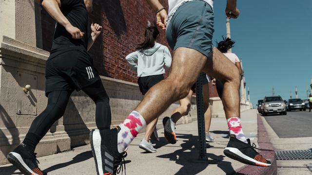  Sepatu  Running Perkotaan Kolaborasi adidas  dan Pelari 