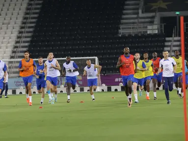 Timnas Prancis melakukan sesi latihan di Stadion Al Sadd SC hari Jumat (02/12/2022). (Bola.com/Ade Yusuf Satria)