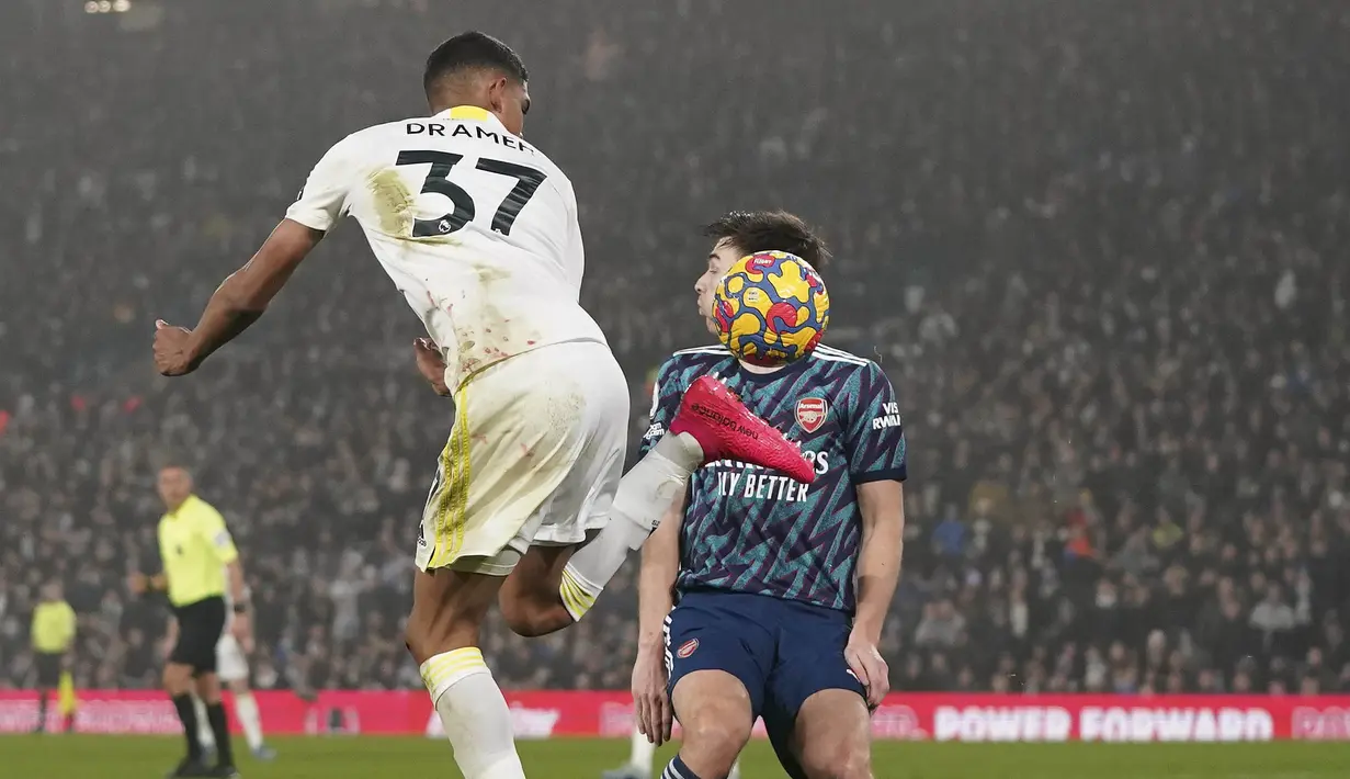 Tuan rumah hanya mampu memperkecil kedudukan lewat sepakan penalti Rapinha. (AP/Jon Super)