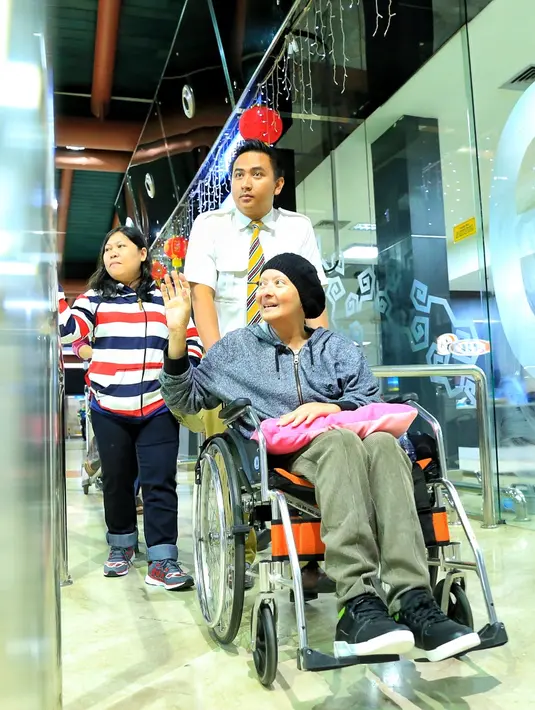 "Saya juga surprise mereka mendatangkan Profesor dan Doktor ke sini (Indonesia), ada dua orang dari Guangzhou, mereka yang menawarkan langsung, 'gimana kalo Yana saya ajak ke Guangzhou,” tutur Yana. (Adrian Putra/Bintang.com)