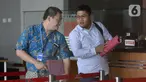 Kepala Sekretariat DPP PDIP, Yoseph Aryo Adhi Darmo usai menjalani pemeriksaan penyidik di Gedung KPK, Jakarta, Kamis (13/2/2020). Yoseph Aryo Adhi Darmo diperiksa sebagai saksi terkait kasus dugaan penerimaan hadiah atau janji penetapan anggota DPR Terpilih 2019-2024. (merdeka.com/Dwi Narwoko)