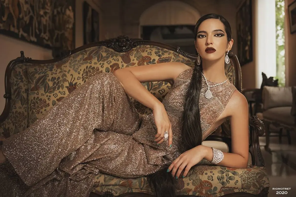 Gaya 6 Selebriti Lakukan Pemotretan dengan Outfit Miliaran Rupiah, Mewah Banget