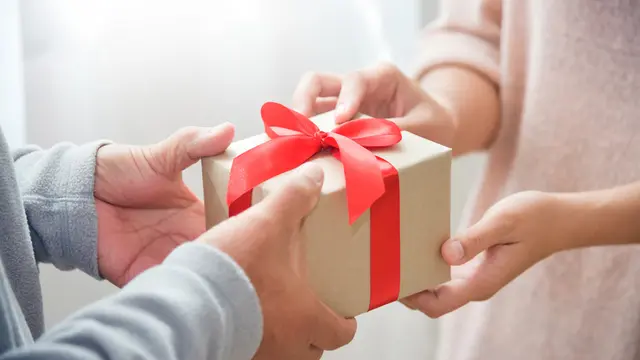 Bingkisan Istimewa Paling Dinantikan Saat Tahun Baru Tiba, Siapkan Kejutanmu!