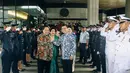 Ignasius Jonan dan EE Mangindaan di acara serah terima jabatan Menteri Perhubungan, Jakarta, Kamis (30/10/2014). (Liputan6.com/Faizal Fanani)