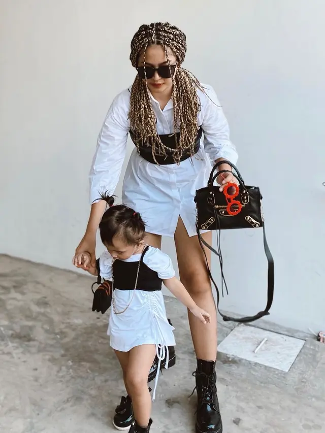 Potret Eriska Nakesya dengan Gaya Rambut Cornrow, Curi Perhatian. (Sumber: Instagram/eriskanakesya)