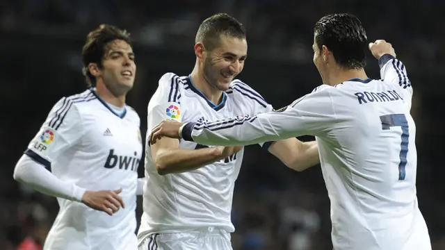 Foto: Momen Hangat Karim Benzema Besama Skuad Los Galacticos Jilid 2, Berpisah dengan Real Madrid setelah 14 Tahun Lamanya