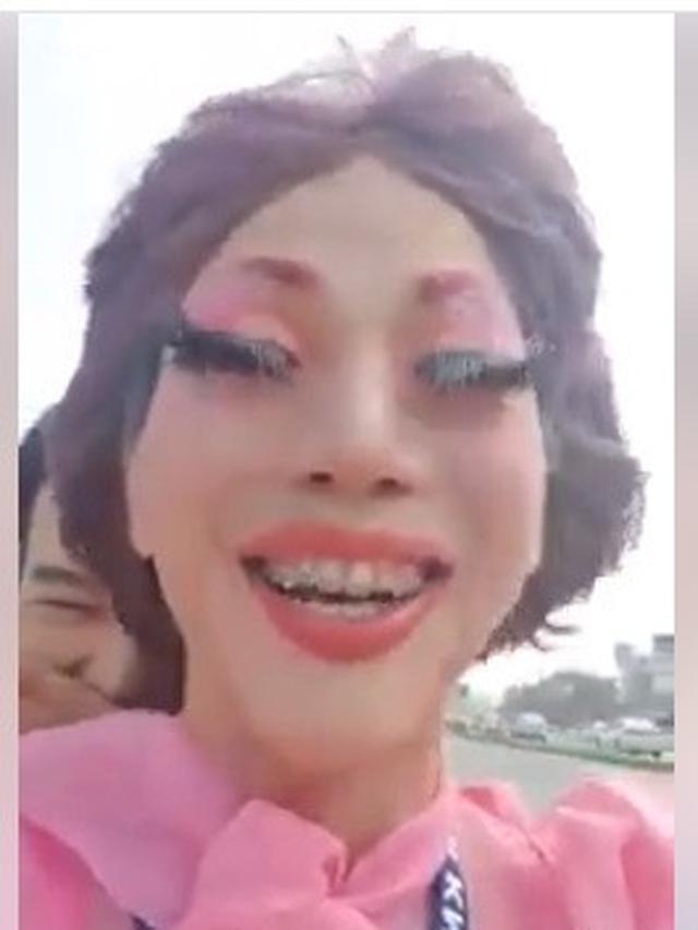 6 Potret Bulu Mata Terlalu Lentik Ini Nyeleneh Banget, Tampak Aneh