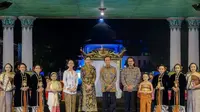 5 Potret Sri Sultan HB X Bersama Menpar Widiyanti Putri Tutup Pameran Akhir Tahun Keraton Yogyakarta 'PARAMA ISWARI'