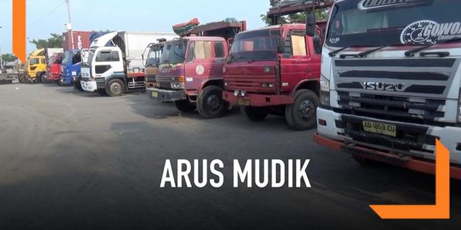 VIDEO: 70 Truk Dikandangkan Polres Jombang, Kenapa?