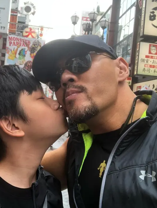 Deddy Corbuzier dan Azka Corbuzier (Instagram/azkacorbuzier)