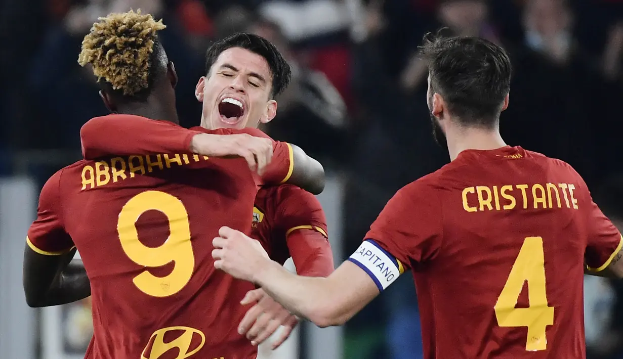 Kemenangan ini menempatkan Giallorossi di posisi keenam dengan 28 poin. Spezia masih tetap di urutan ke-17 atau satu tingkat di atas zona degradasi dengan 12 poin. (AFP/Filippo Monteforte)