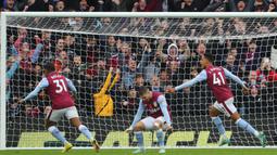 Aston Villa berhasil mengalahkan Manchester United dengan skor 3-1 di Villa Park. Performa Ramsey menjadi salah satu alasan kemenangan Villa. Ramsey membuat assist untuk gol pembuka Villa yang dicetak Leon Bailey di awal laga. (AFP/Geoff Caddick)