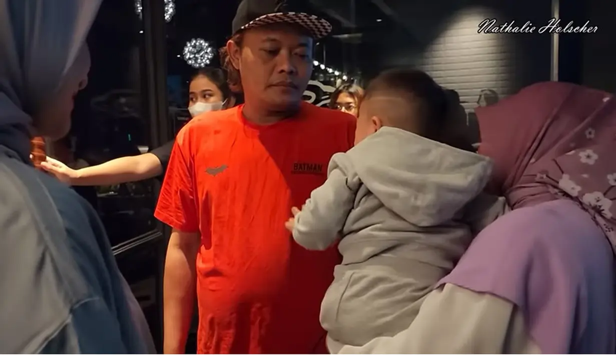 [Youtube/NATHALIE HOLSCHER]