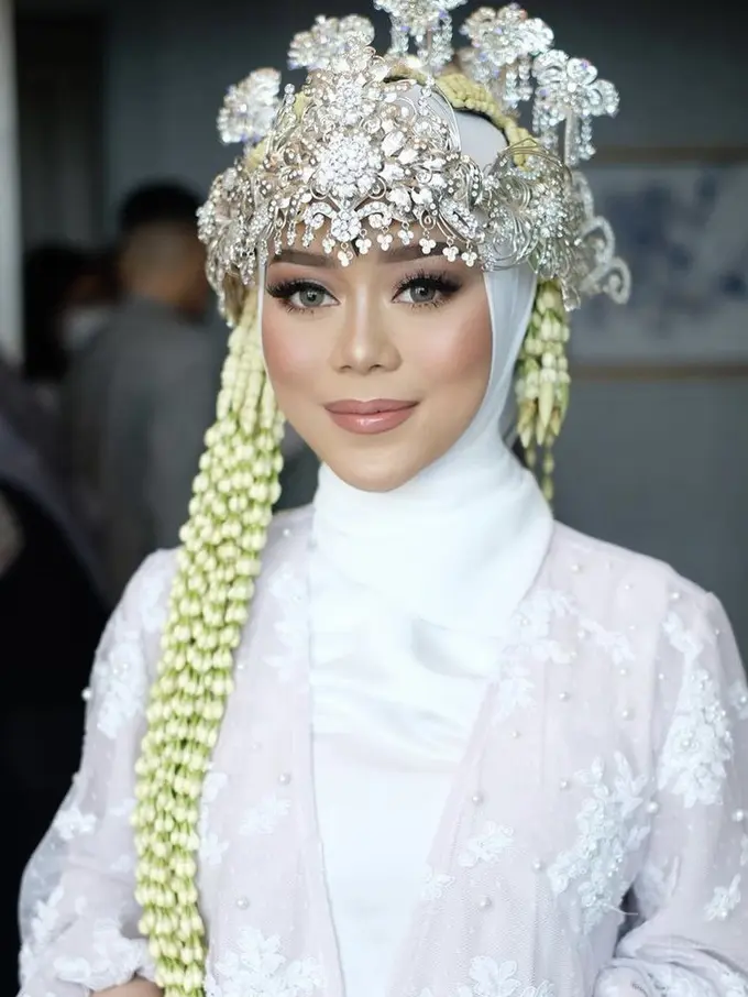 Cantiknya Lesti di hari Pernikahan dengan makeup Hollywood Glam